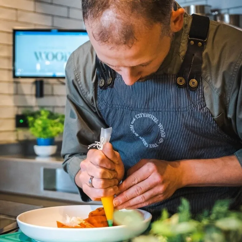 Chef schermen keuken werken digitaal kitchen manager