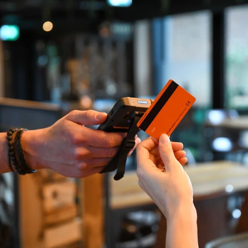 DISH tap to pay betaling handheld