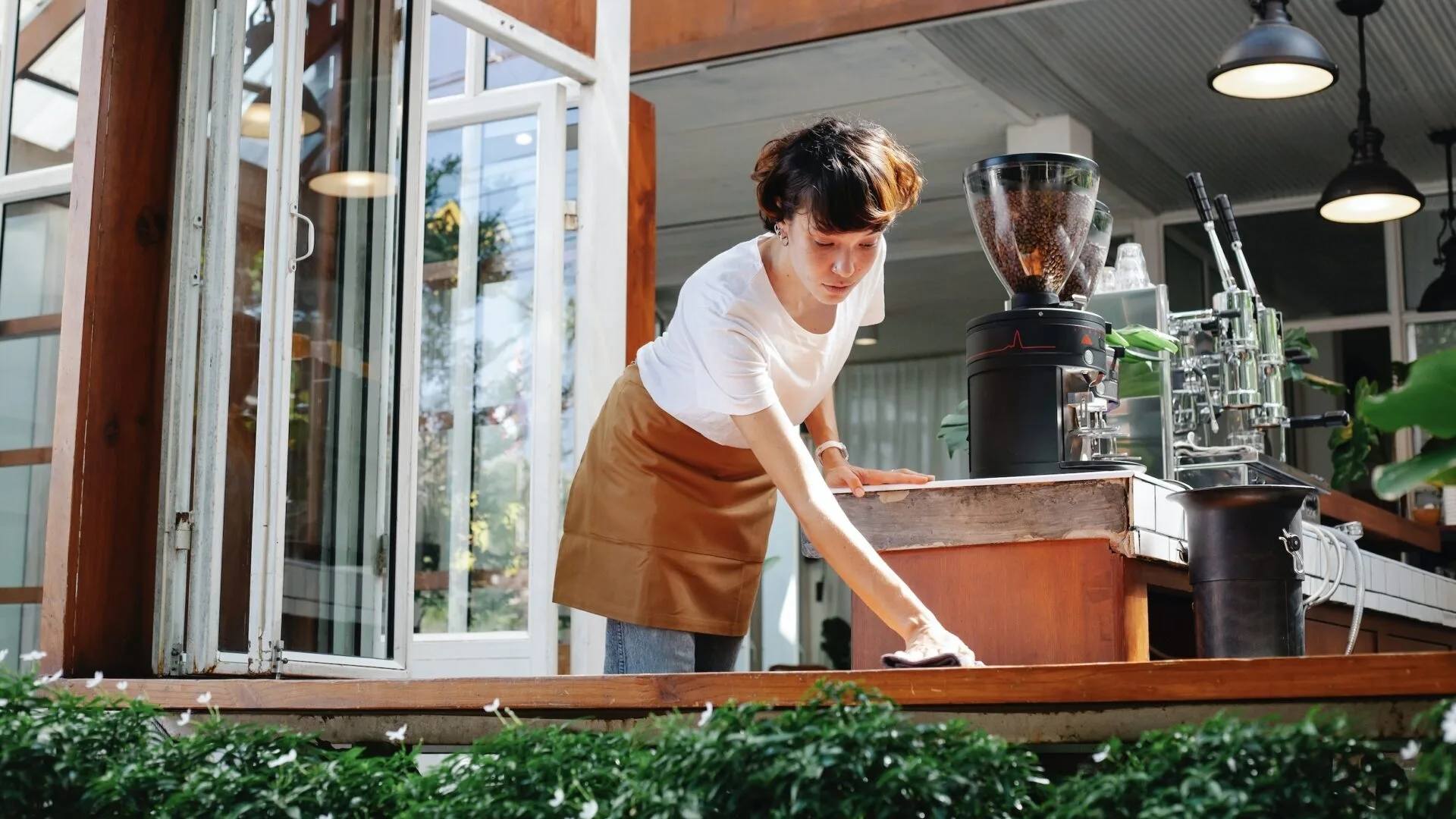 Einhalten der HACCP Richtlinien durch Sauberung des Gastraumes