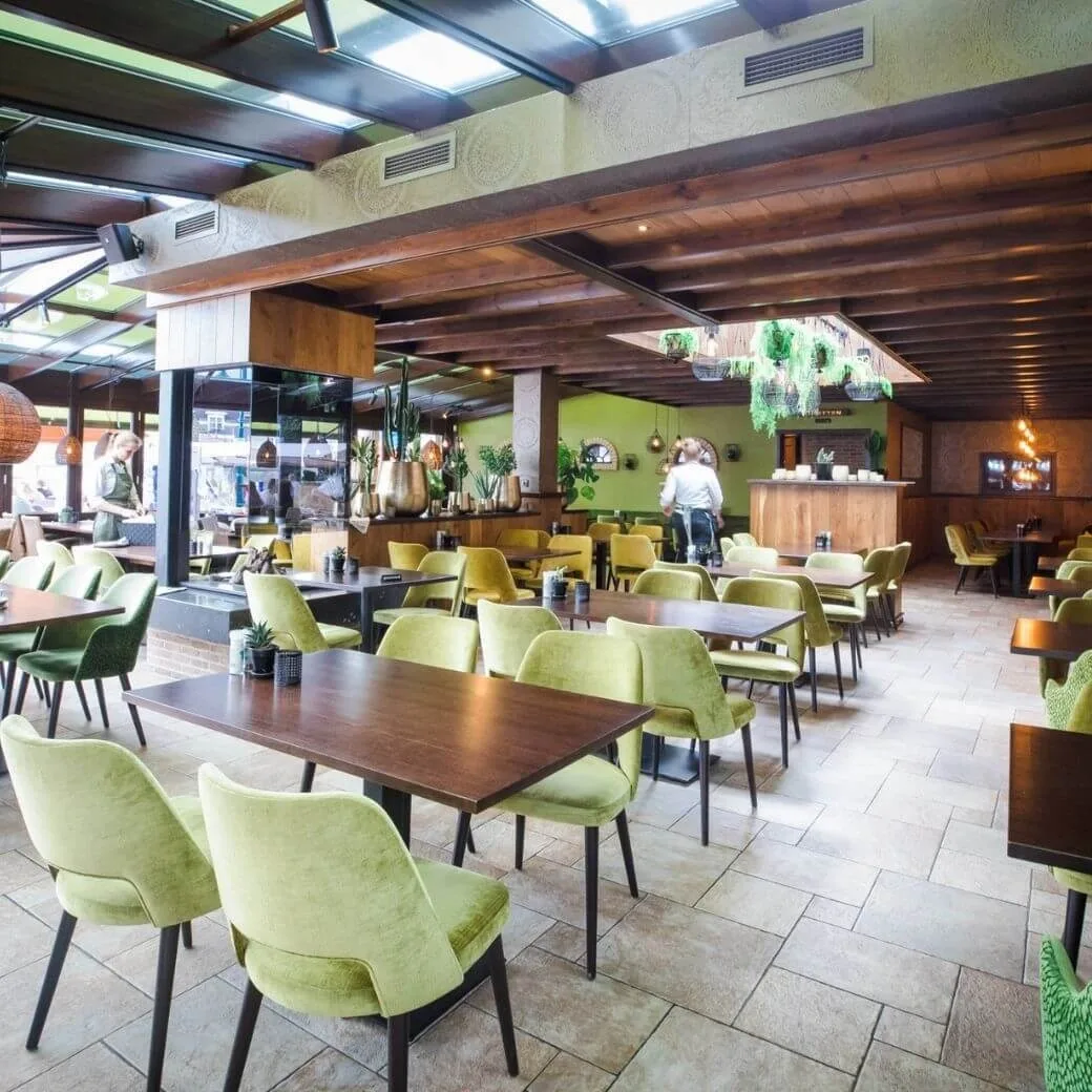 Hotel restaurant vogelhuis interieur